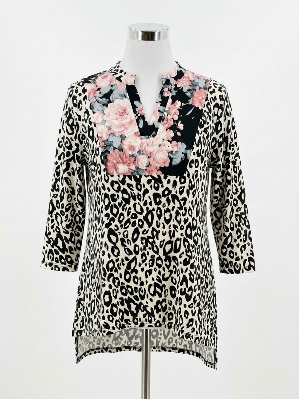 NEW HONEYME floral front gabby top in black